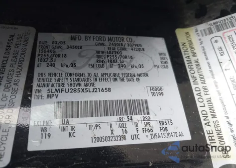 2005 Lincoln Navigator z USA, uszkodzony, nr VIN 5LMFU285X5LJ21658